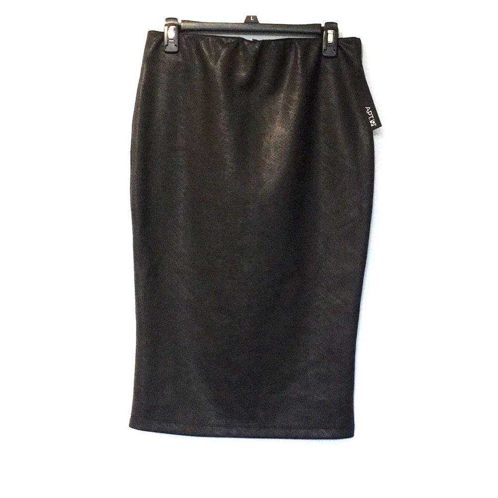 Black faux snake skin pencil skirt